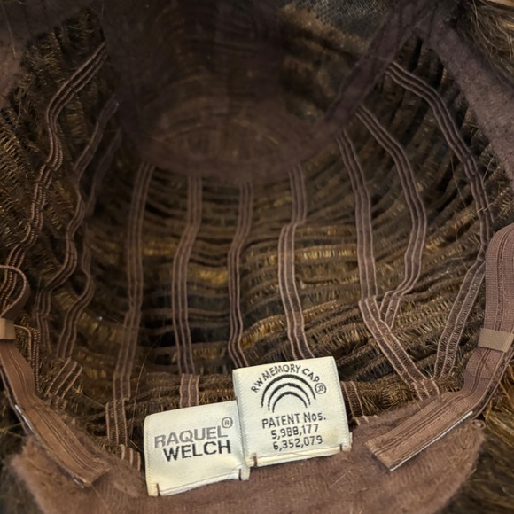 Raquel Welch Wig Pure Allure - Picture 8 of 8